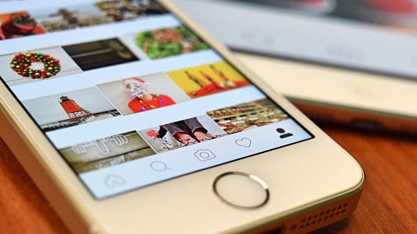 How to Add Captions to a Video: TikTok, IG and YouTube. Screen of a Mobil Phone with social videos open by Wokandapix at Pixabay. Pixabay License.