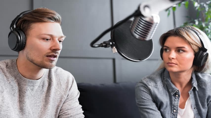 Voice over vs narration